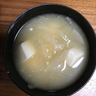 天然だしパックを使って玉ねぎと豆腐の味噌汁♩